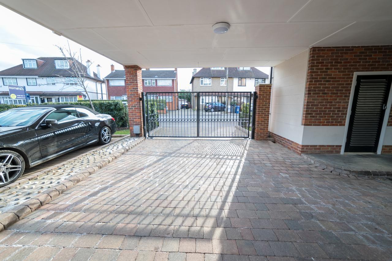 Helios Court Penthouse Serviced Apartment By Ferndale Maidenhead Exterior foto