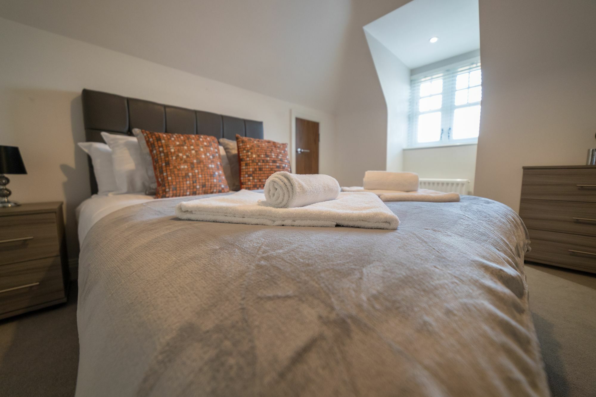 Helios Court Penthouse Serviced Apartment By Ferndale Maidenhead Exterior foto