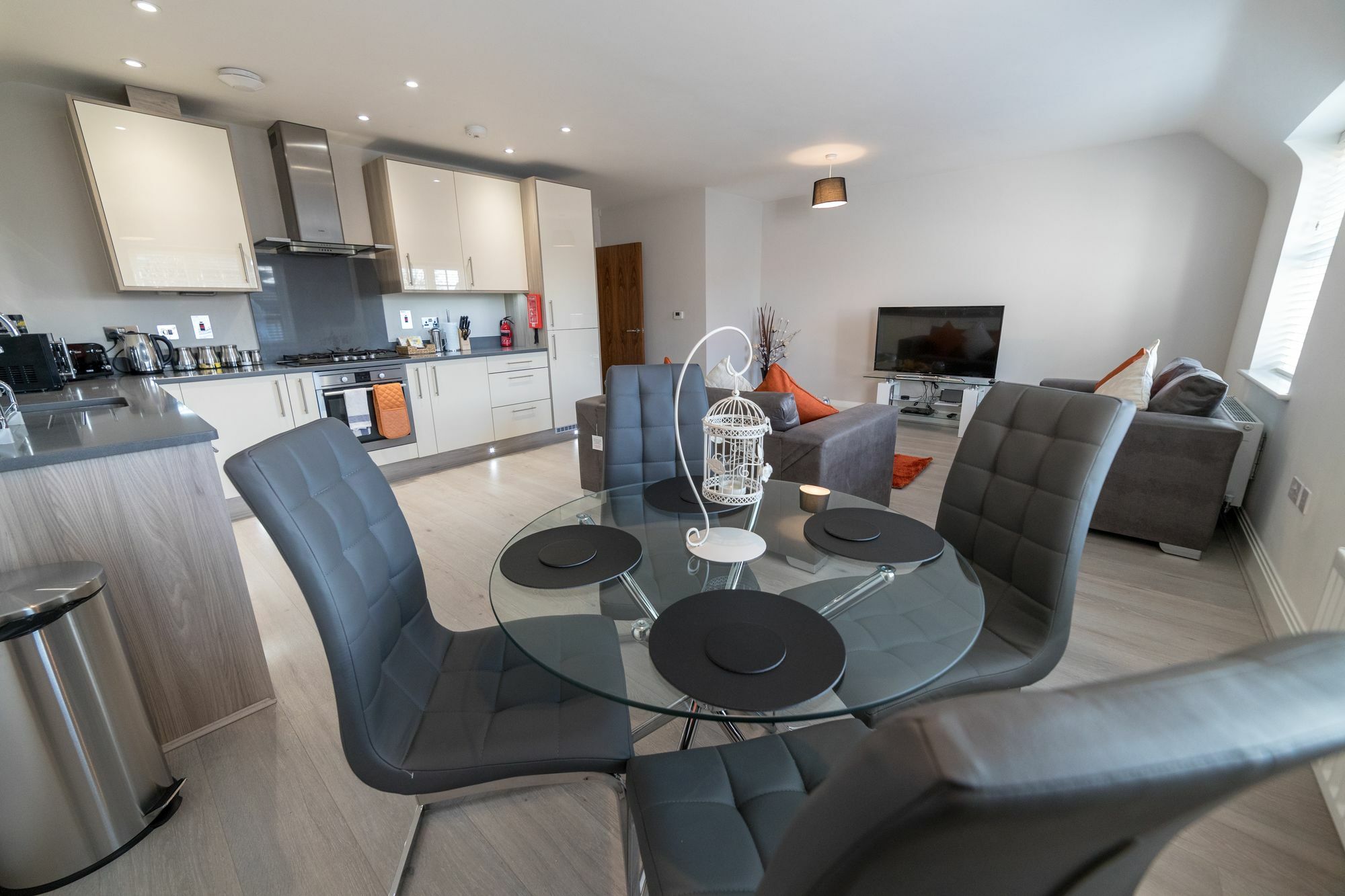 Helios Court Penthouse Serviced Apartment By Ferndale Maidenhead Exterior foto