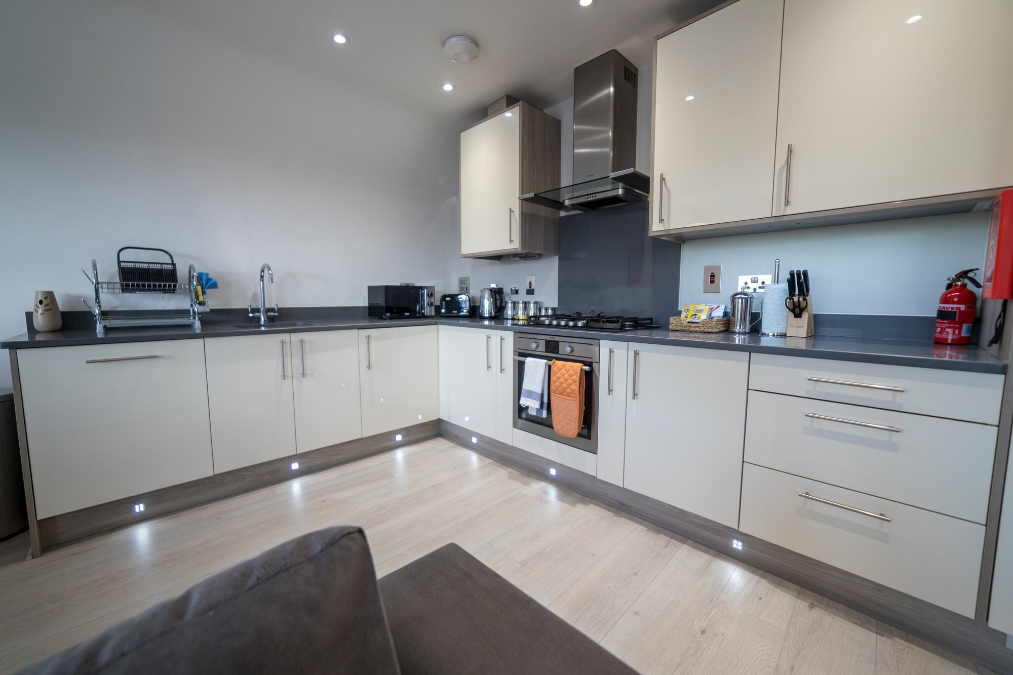 Helios Court Penthouse Serviced Apartment By Ferndale Maidenhead Exterior foto