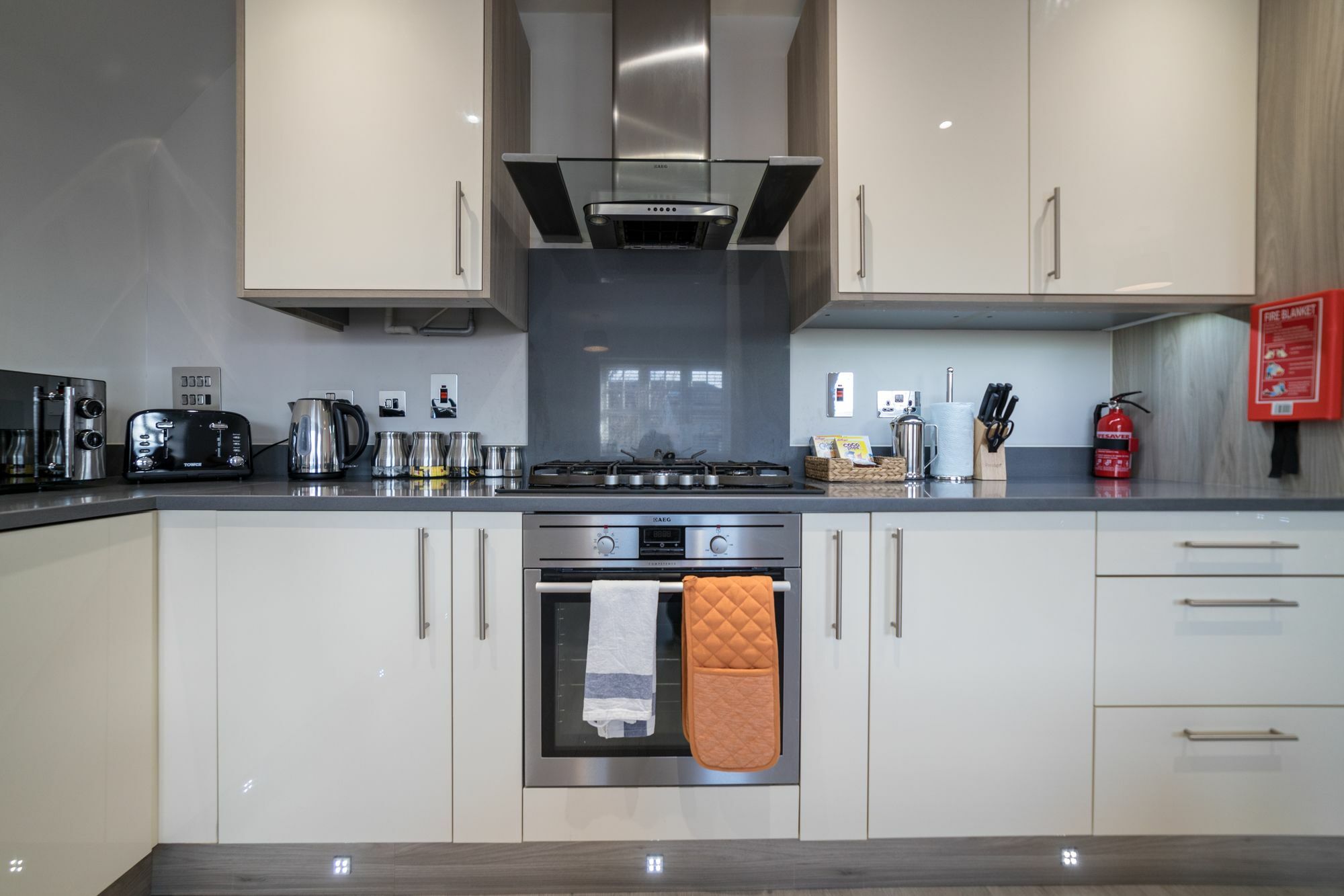 Helios Court Penthouse Serviced Apartment By Ferndale Maidenhead Exterior foto